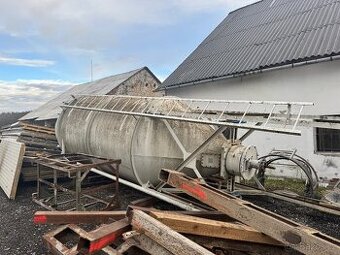 Silo na cement, maltoviny, krmiva.