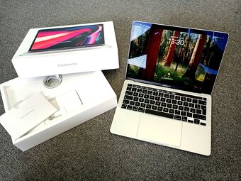 MacBook PRO 13 palců Apple M1 chip 8 RAM 256 ssd NOVÝ jen 14