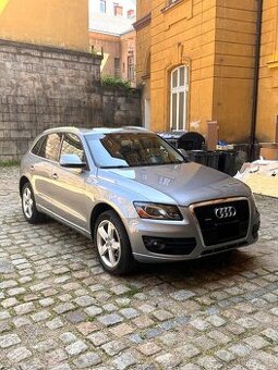 Prodám Audi Q5 3.2 benzín automat