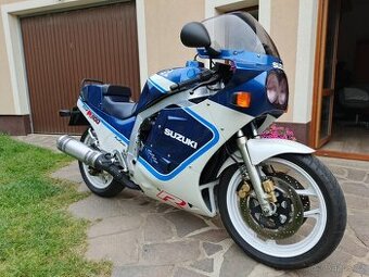 Suzuki GSX-R 1100 rv. 1987