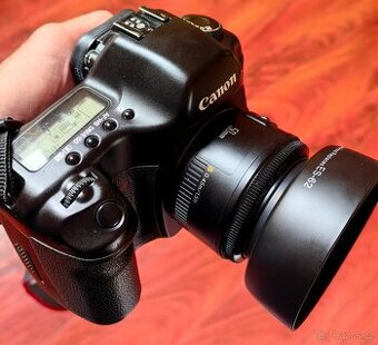 Canon EOS 5D + Canon EF 50/1.8 II