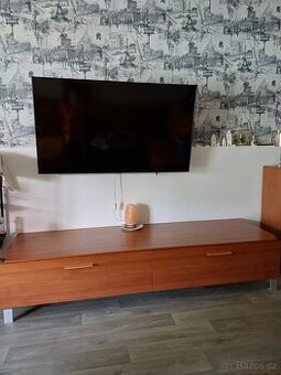 Skříňka pod tv