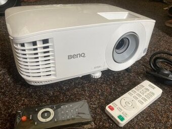 Prodám projektor Benq s multidržákem a velkými repro