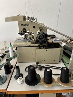 šicí stroje Juki a Minerva. Knoflíkovačka a dírkovačka