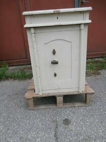 Trezor popelka s originál dřevěnou nástavbou za 9.000 kč