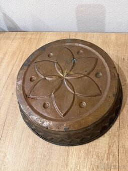 Stará měděná forma