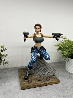 Tomb Raider III Statue Lara Croft  hot toys , Sideshow