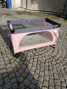 skládací dětská postýlka
