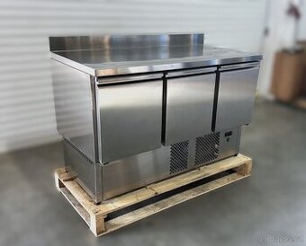 Profesionální chladicí stůl – 3 dveřový