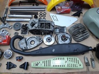 ČZ Enduro 250/988 díly