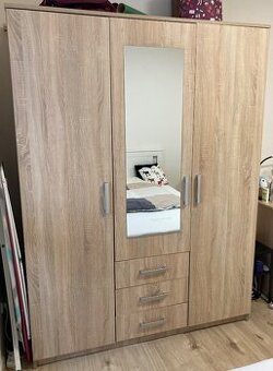 Šatní skříň VELLERUP 151x200 cm