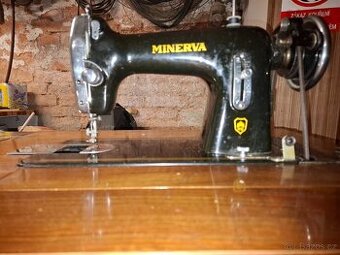 Prodám starý šicí stroj
