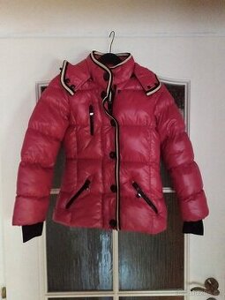 červená dívčí bunda, vel.7/8 let,