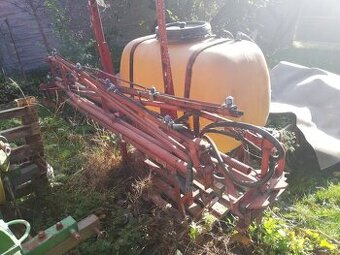 Postřikovač nesený