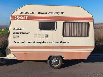 Maly karavan Wilk 320  Nemecke doklady Beroun