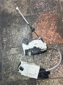 Zámek pravých zadních dveří Škoda Fabia 3, 6V0839016A