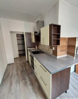 Pronájem bytu 3+1 v ulici Jiráskova, Chomutov