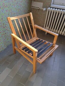 dřevěné židle/křesla