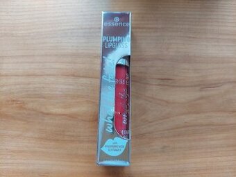 Nový lesk na rty zvětšovací what the fake Essence - SLEVA