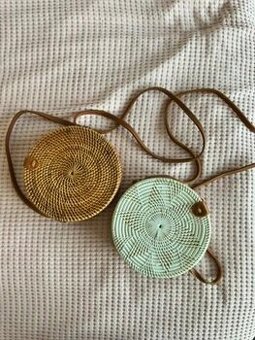 2x ratanová kulatá kabelka crossbody — hnědá + mint
