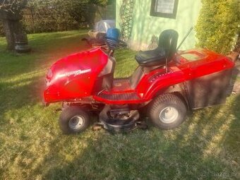 zahradní traktor
