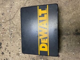 Plechový kufr Dewalt