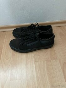 Černé Vans boty (velikost 41)