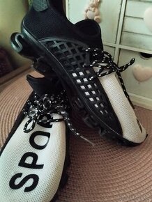 černo bílé boty
