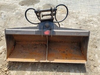 Svahovací naklápěcí lžíce 150 cm JCB 3CX