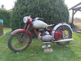 Jawa 250 pérák bez TP na celkovou renovaci