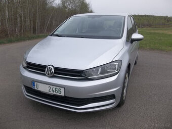 VW Touran 1,2 TSI, r.v. 02/2016, 7 míst, pravidelný servis