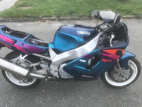 Yamaha YZF 750R - 1