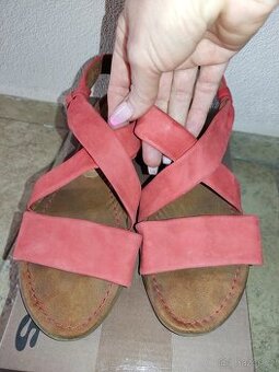 Kožené sandály Tamaris 37,5-38