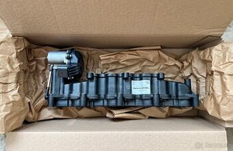 Originál Sání pravé AUDI A8 4H 4,2 283 KW O.E. 057129712AG
