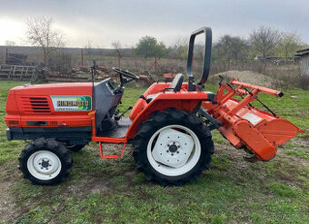 Traktor Hinomoto NX240