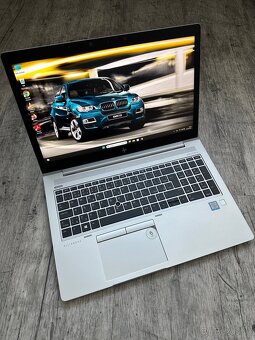 HP ELiTEBOOK v kovovém provedení v plné výbavě