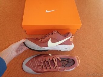 pánské botasky zn. Nike Trail - vel. 45 - nové