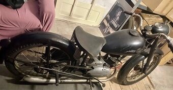 ČZ 125 motorka veterán - 1
