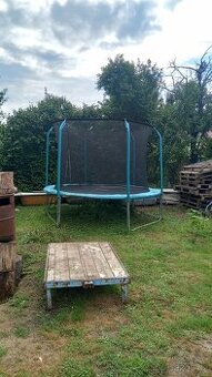 Trampolína