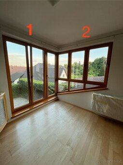 Hnědá plastová okna a balkonové dveře