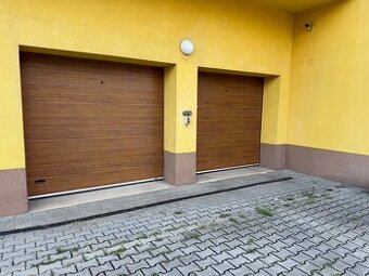 Garážové stání ve sdílené garáži