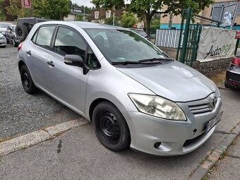 Toyota Auris BENZIN Říčany
