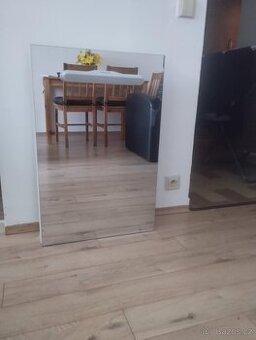 Koupelnová zrcadlová skříňka s osvětlením