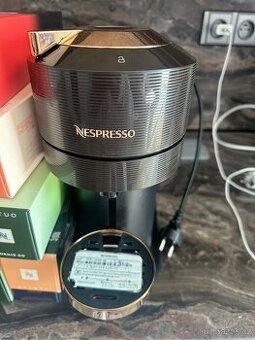 Nespresso kavovar + kapsle
