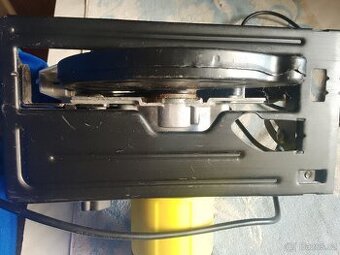 Prodám ruční elektrickou pilu s laserem