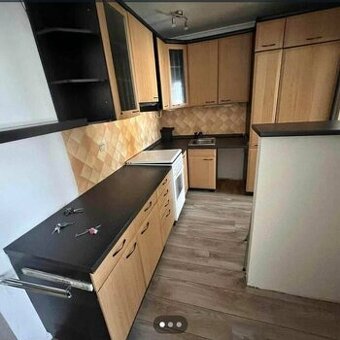 Kuchyňská linka do L ,zn.Koryna