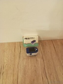 Výprodej skladu--pulzní oxymetr na prst