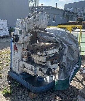 Univerzální frézka TOS FU 2A