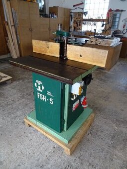 Spodní fréza Hokinka FSH - 5, skoro nepoužívaná.