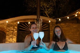 Mobilní vířivka (Horký sud)